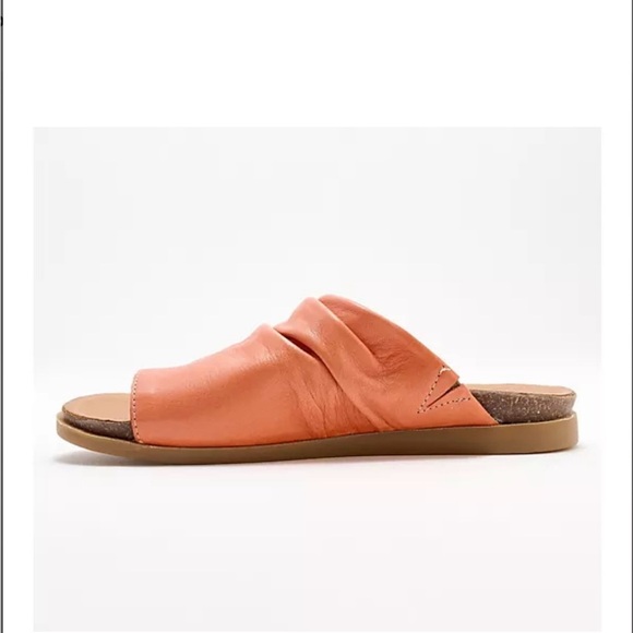 Spring Step Leather Thong Sandals- Bates Size 8 or 8 1/2 - Picture 5 of 6